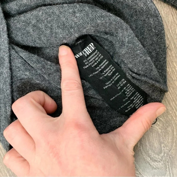 Aritzia Wilfred Free Georgia Top Cropped Long Sleeve T-Shirt Dark Grey Size XS - Picture 12 of 13